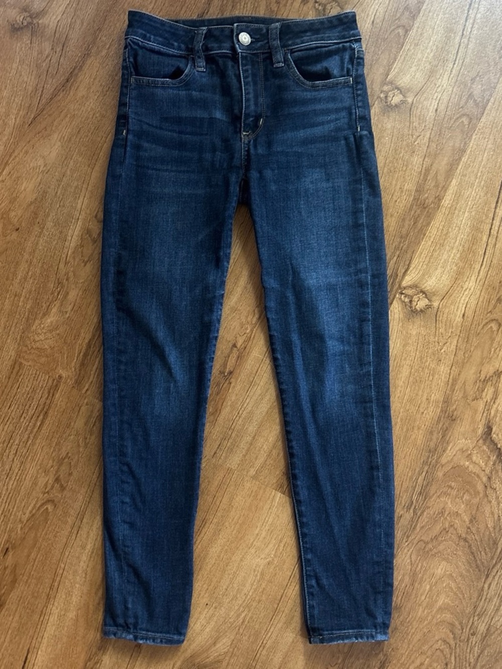 American Eagle high-rise jagging’s size 2 Short